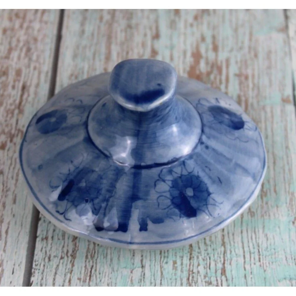 Vintage Chinese Blue White Porcelain Pumpkin Form Lidded Ginger Jar 10.5